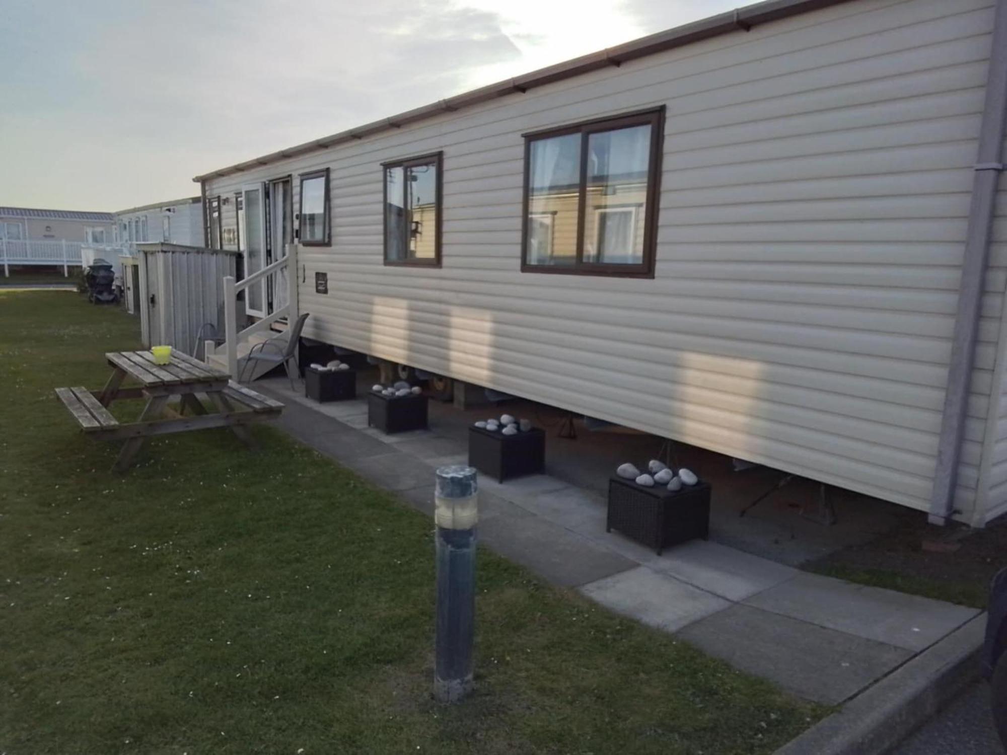 Golden Sands & Winkups Kinmel Bay エクステリア 写真